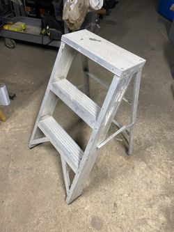 Small aluminum step ladder