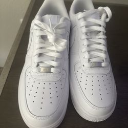 Air Force 1s size 10