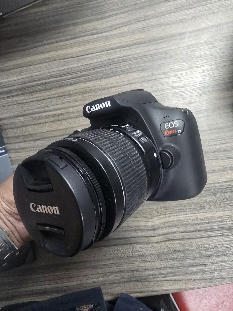 Canon EOS Rebel T7