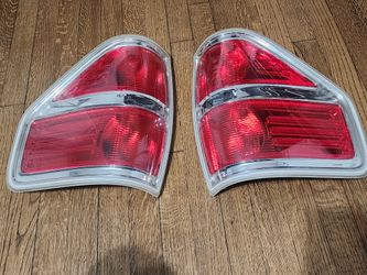 2009-2014 Ford F-150 Rear Passenger Side Tail Light. Original Ford Part.