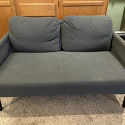 IKEA - Small Couch Glostad