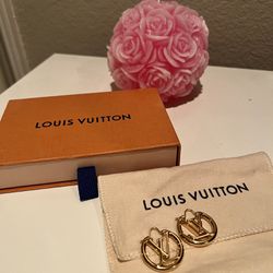 Small Louis Vuitton Earrings 