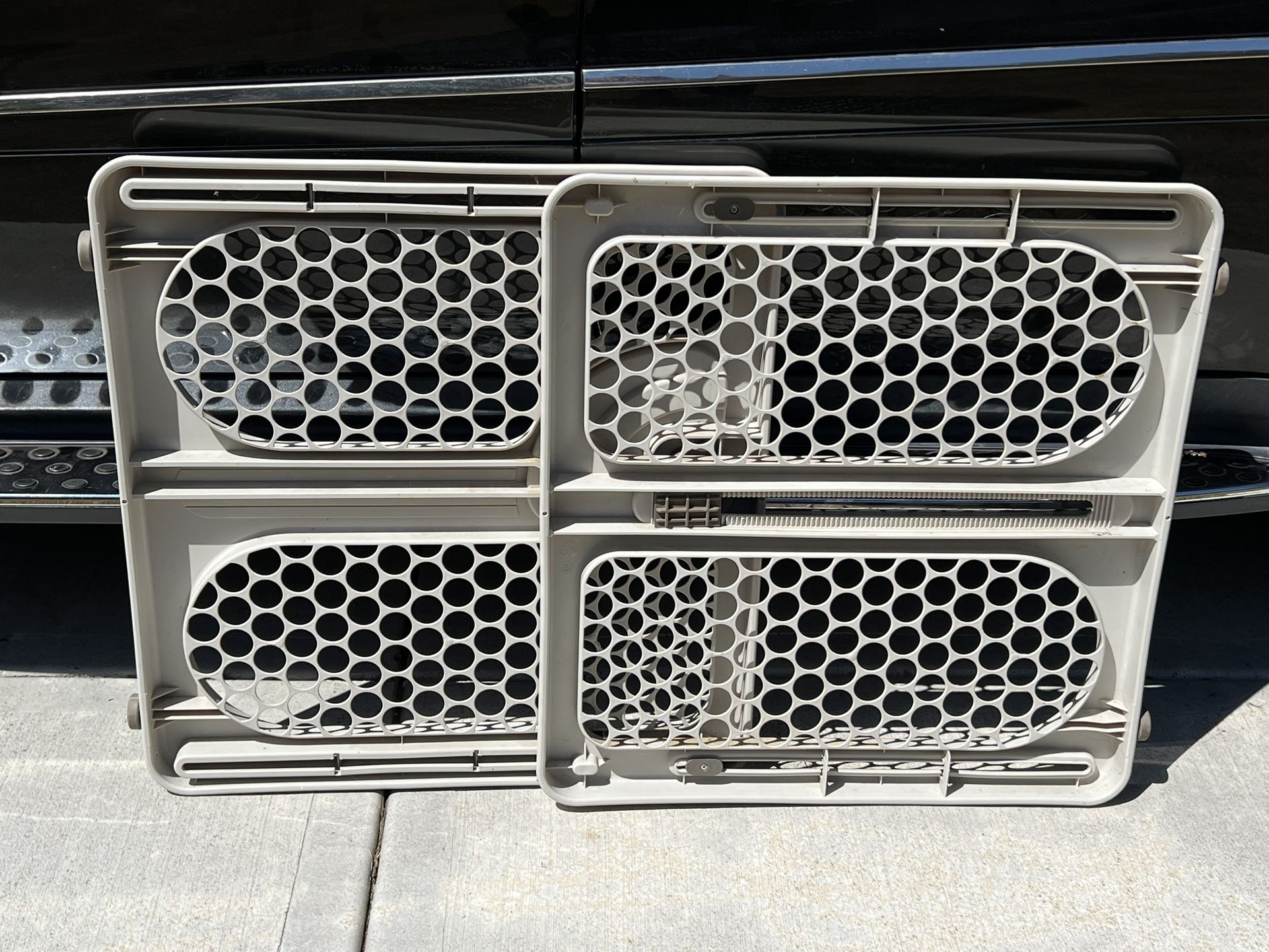 Plastic Gate