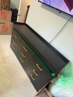 Dresser