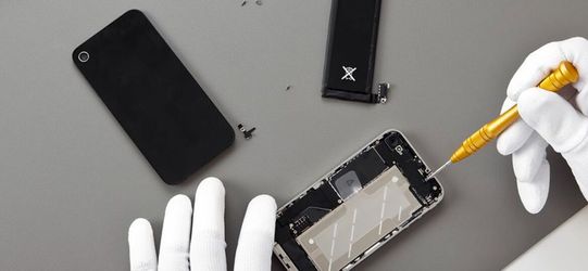 Fast iPhone Battery Swap – Keep Your Day Moving!