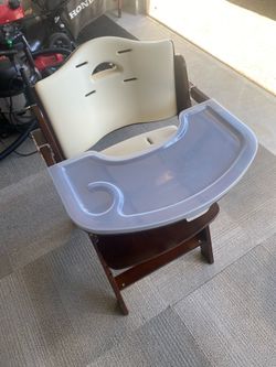 Abiie Mahogany White Beyond Junior Y High Chair