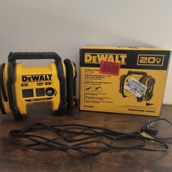 DeWalt 20V MAX Tire Inflator – Great Condition w/ Cord & Box
