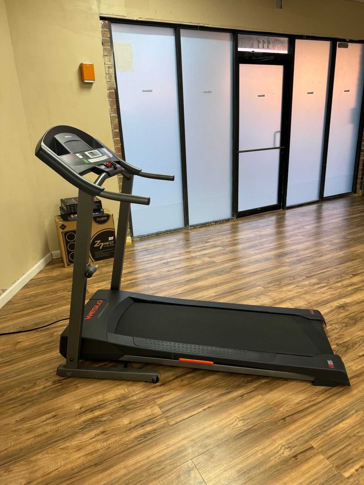 Treadmill- Brand Weslo Cadence G 5.9 🏃‍♂️