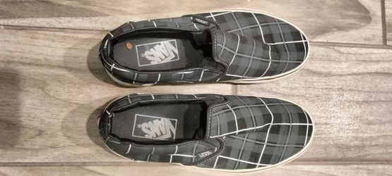 Vans black and white striped sneakers