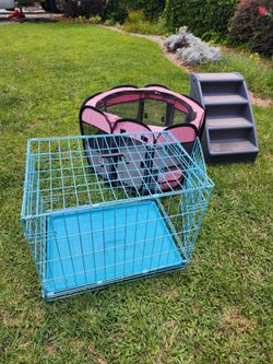 2 Cages 1 portable and stairs For a Small Dog