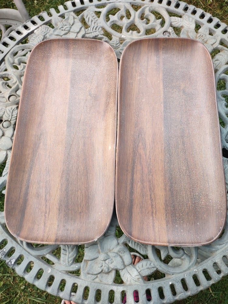 2 Brown Trays