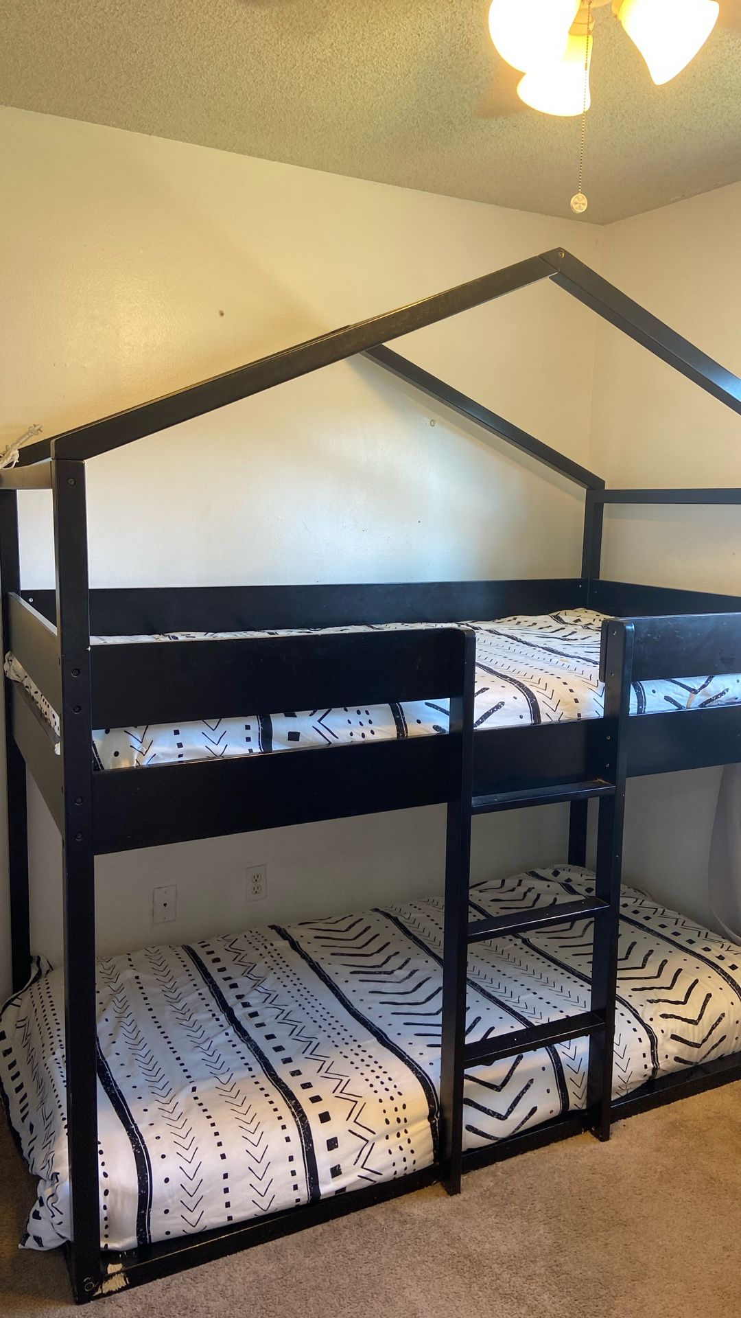 Black Bunkbed Frame With 2 Mattresses