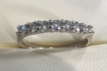 Wedding/anniversary band