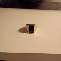 14K Yellow Gold Ring 7.7 Grams