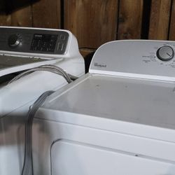 Relatively new Washer + Dryer Whirlpool set in great working condition