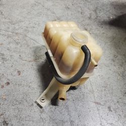 Chevy Silverado Tahoe Suburban GMC Yukon Denali Cadillac Escalade Coolant Reservoir 