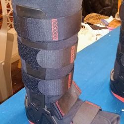 New -Procare Walking Boot -Size Lrg