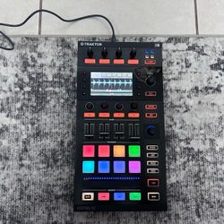 Native Instruments Traktor Kontrol D2 DJ Controller COMES WITH EVERYTHING AS PICTURED OBO