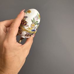 Three ceramic Eggs