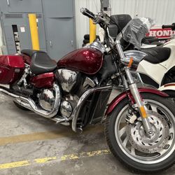 Honda 2006 VTX1300C Motorcycle - Clean Title