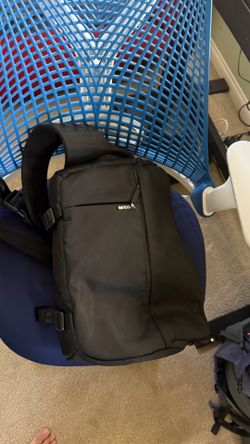 INCASE DSLR SLING PACK - NYLON (BLACK)