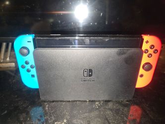 Nintendo switch oled bundle perfect condition with screen protector no stick drift