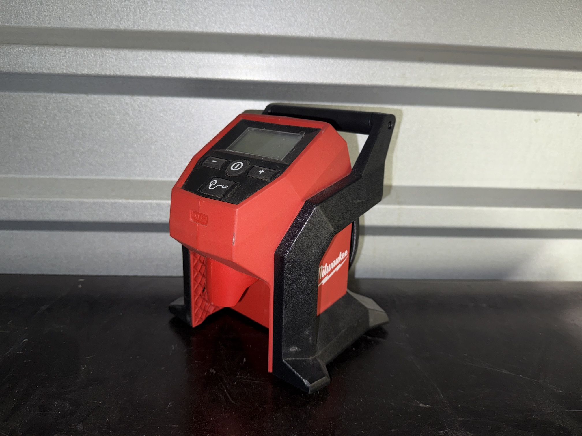 M12 Compact Inflator