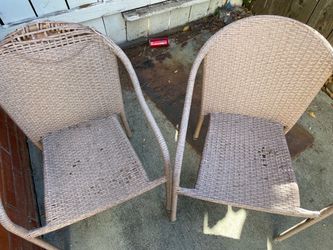 6 wicker chairs, all for 5 dollars
