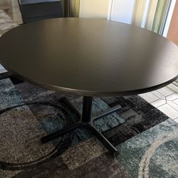 Round Table