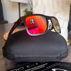 New Oakleys  Box, Pouch Cloth All Included