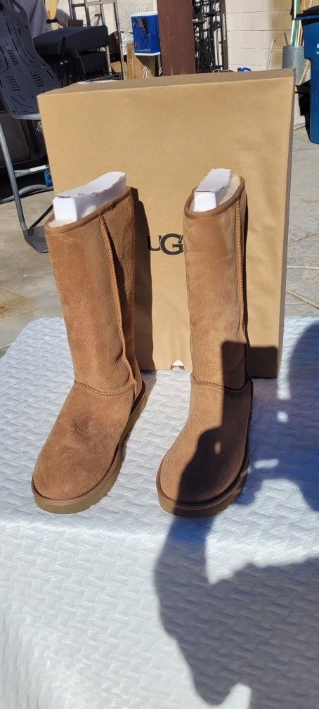 UGG Women's Classic Tall II Boots Size 10
