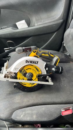 20V Dewalt 6-1/2 circular saw