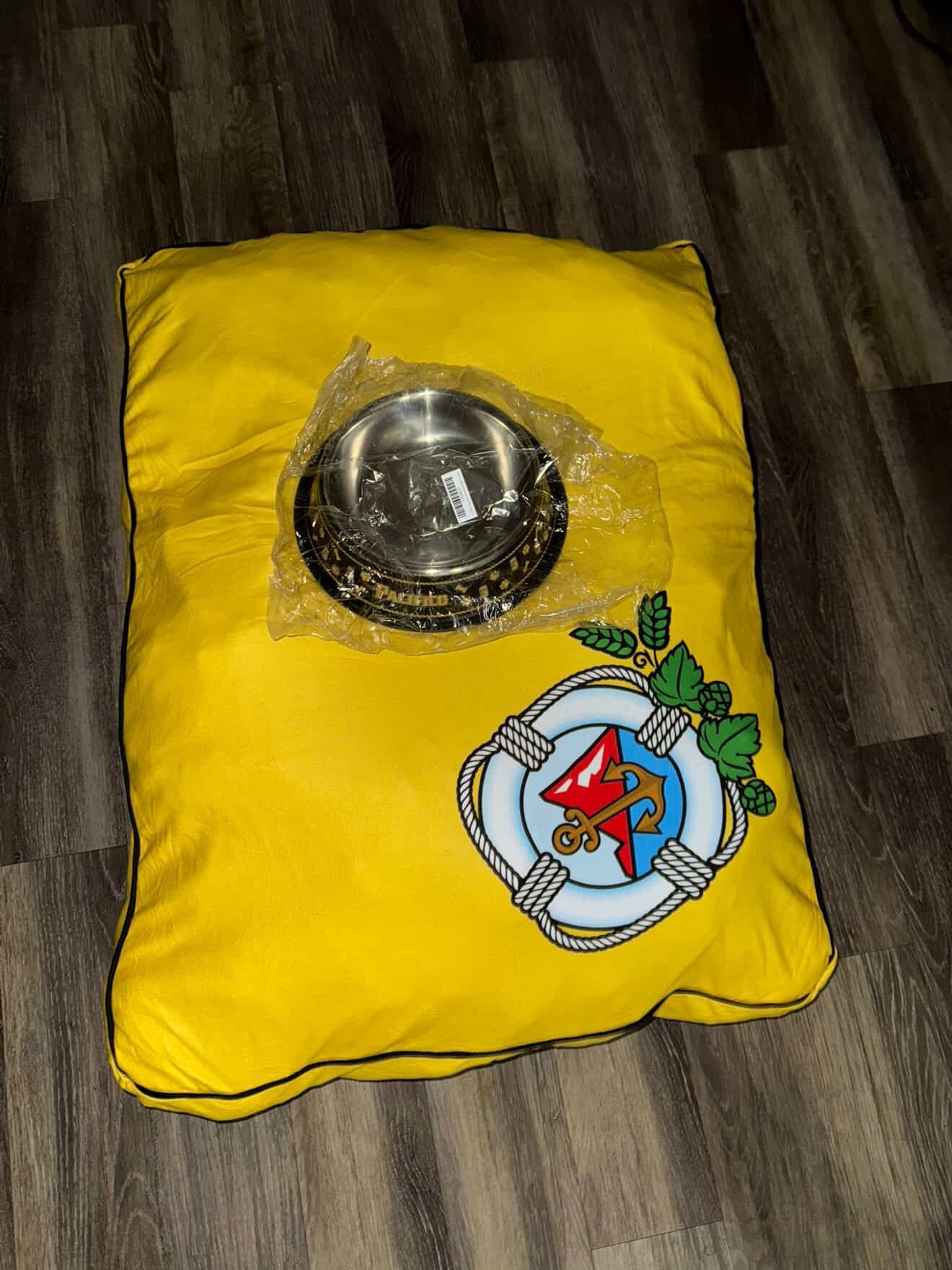 Pacifico Yappy Hour Large Dog Bed w/ Bowl
