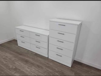 Dresser And Chest 