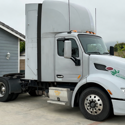 2016 Semi Peterbilt 579 Automatic CNG gas