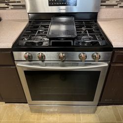  Samsung Microwave And Gas Stove 