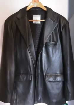 Northridge Genuine Men's Leather Coat 3 Button Front 3 Pockets Excellent Condition Like New Sixe XL. Very Nice