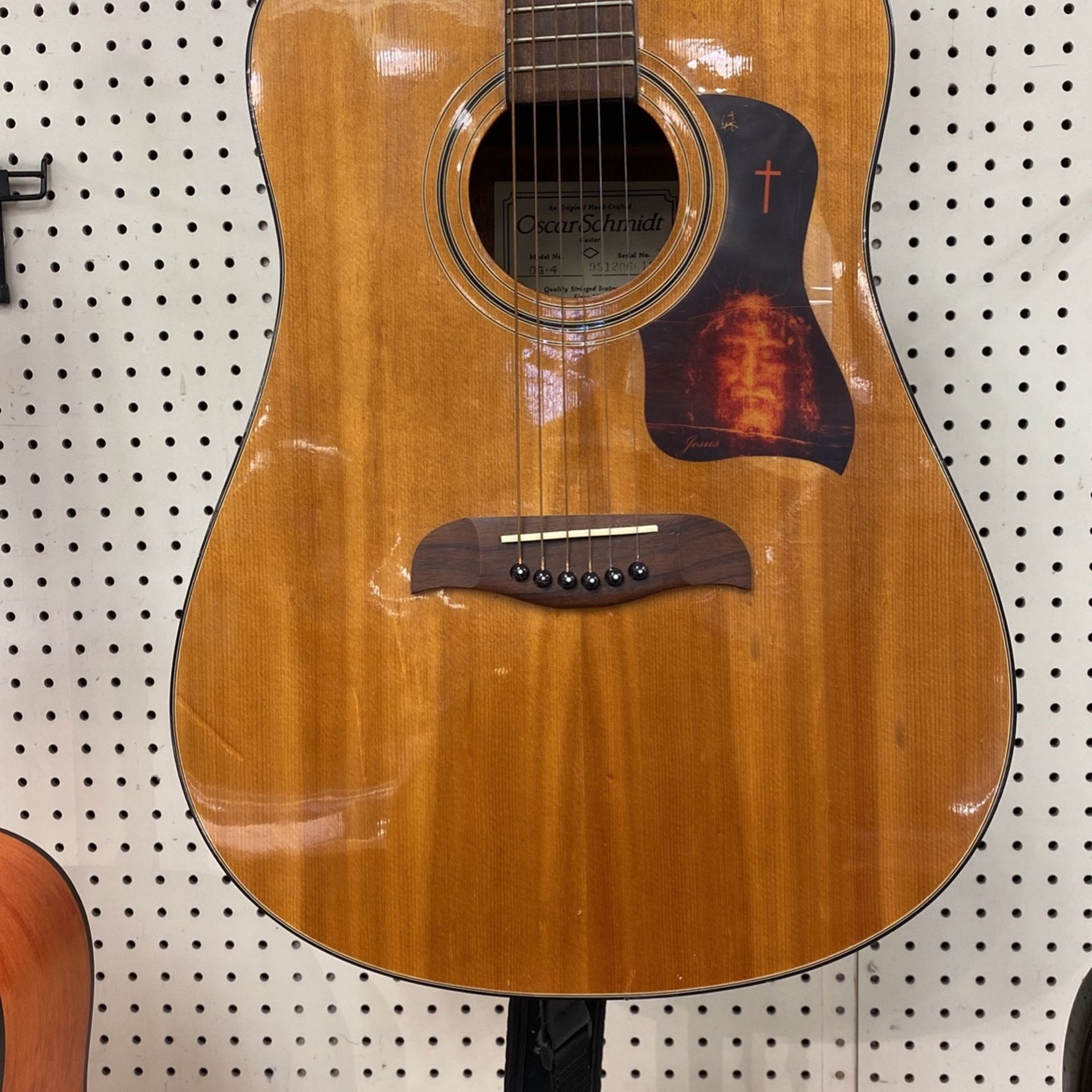 Acoustic Guitar 🎸 120.00
