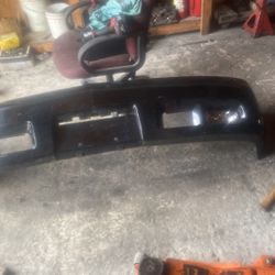 Front bumper for 01 Cadillac Escalade