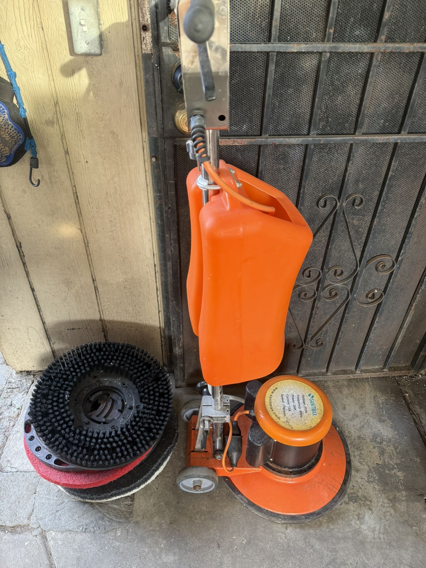 Floor Scrubber Santi Max