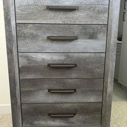 Ashley Furniture Wynnlow Dresser 