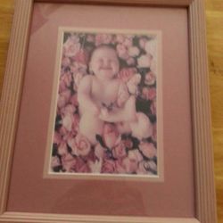 Cute Wall Baby Picture