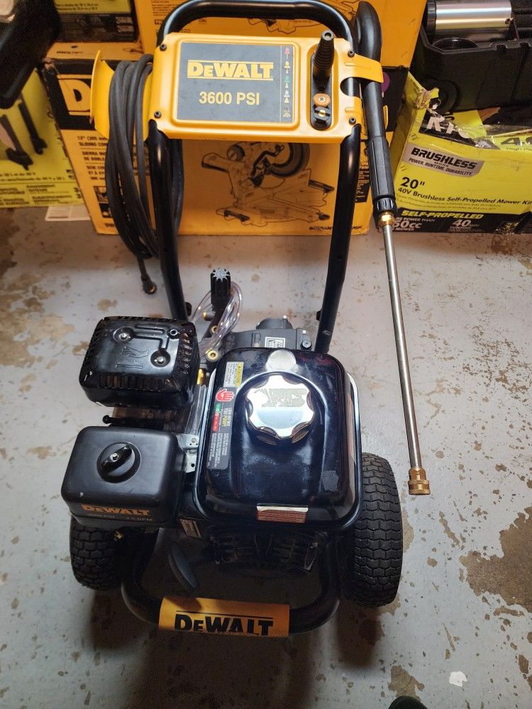 Dewalt Honda Engine 200gx Presure Washer Only Used For 1 Job Like New $490