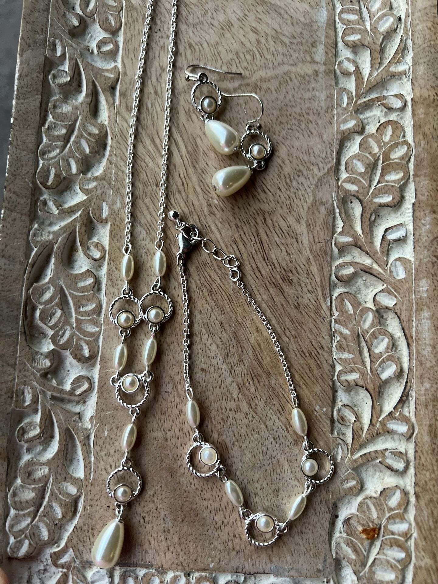 Pearl Set Necklace, Wristlet, Earrings