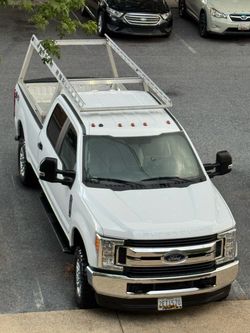 Ford Super Duty Crew Cab Pickup Truck