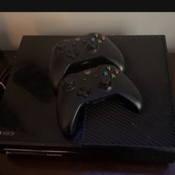 Xbox One 2 Controllers 