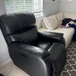 Leather Recliner - Lazy Boy - Black