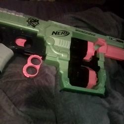 Nerf Zombie Striker 