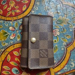 Louis Vuitton 6 Key Case