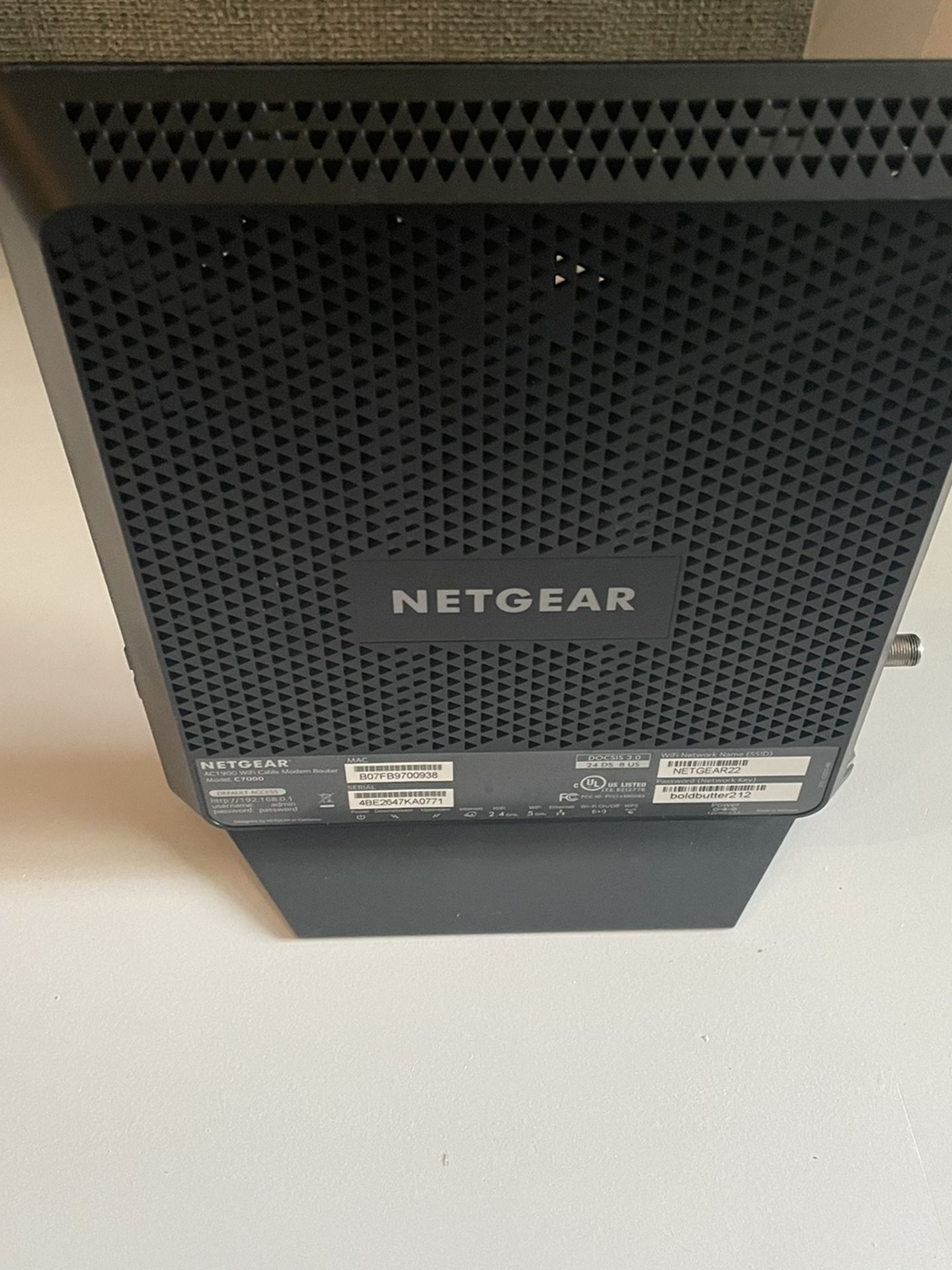 Netgear nighthawk C7000 Cable Modem & Wifi Works With Xfinity, Comcast Etc